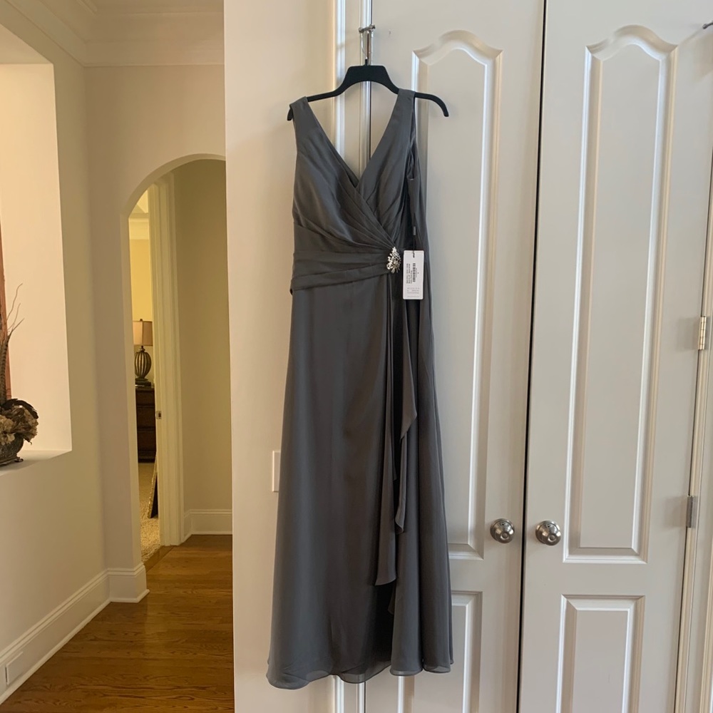 Elegant V-Neck Gray Evening Dress with Side Drape